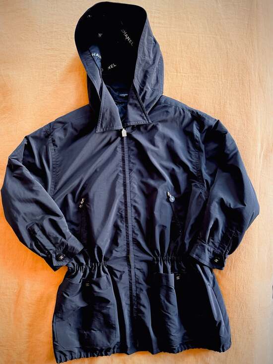 Vintage Chanel 31 Rue Jacket - Picture 2 of 5